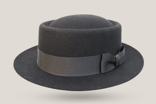 The Short Brimmed Grazier