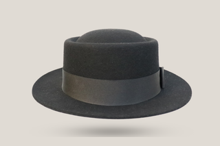 The Short Brimmed Grazier